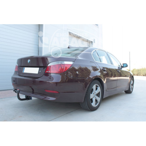 Фаркоп ARAGON на BMW 5 2003–2010  Арт. E0801CV (E60/E61)